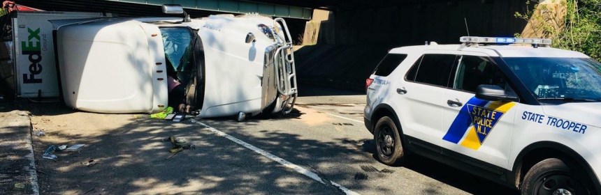 fedex freight overturned